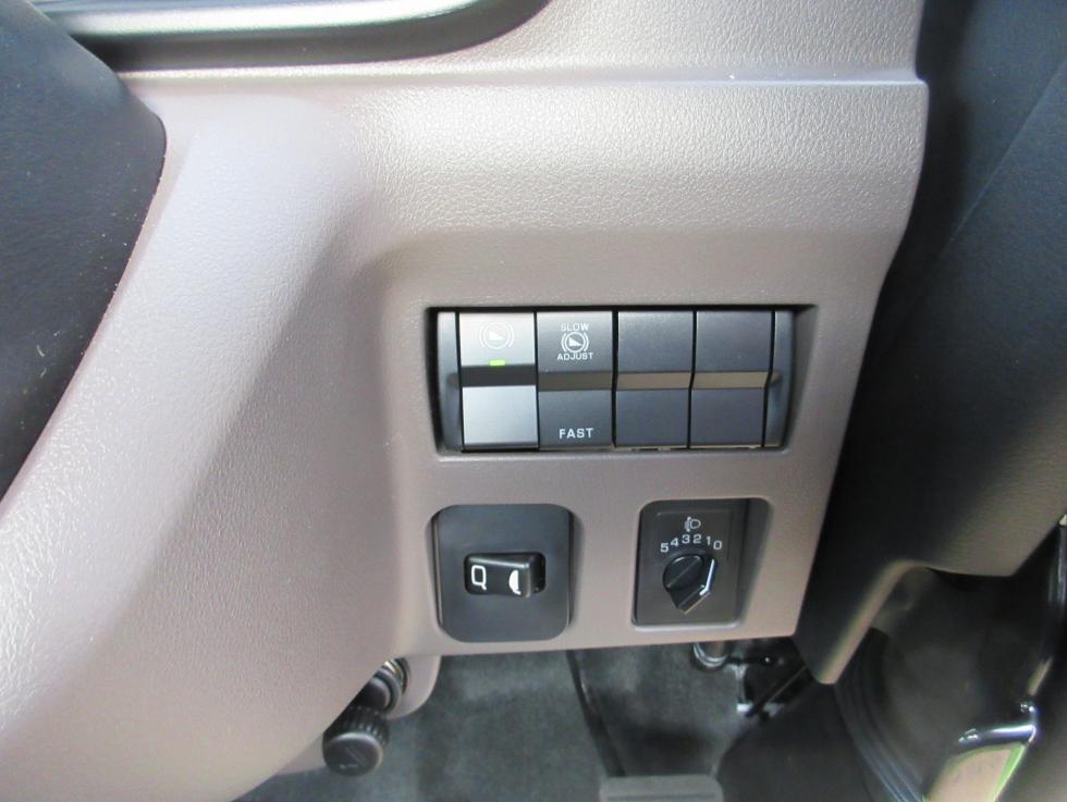 三菱 平ボデー・Wキャブ・シャーシ 小型  2PGーFEB90 14枚目