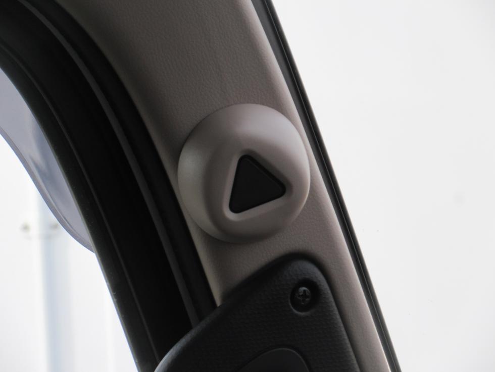 三菱 平ボデー・Wキャブ・シャーシ 小型  2PGーFEB90 16枚目