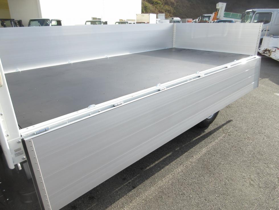 三菱 平ボデー・Wキャブ・シャーシ 小型  2PGーFEB90 27枚目