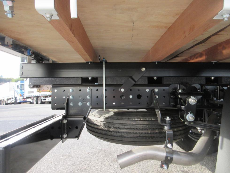 三菱 平ボデー・Wキャブ・シャーシ 小型  2PGーFEB90 31枚目