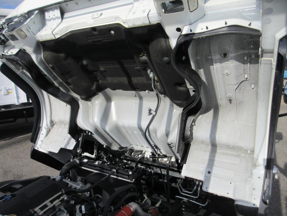 三菱 平ボデー・Wキャブ・シャーシ 小型  2PGーFEB90 48枚目