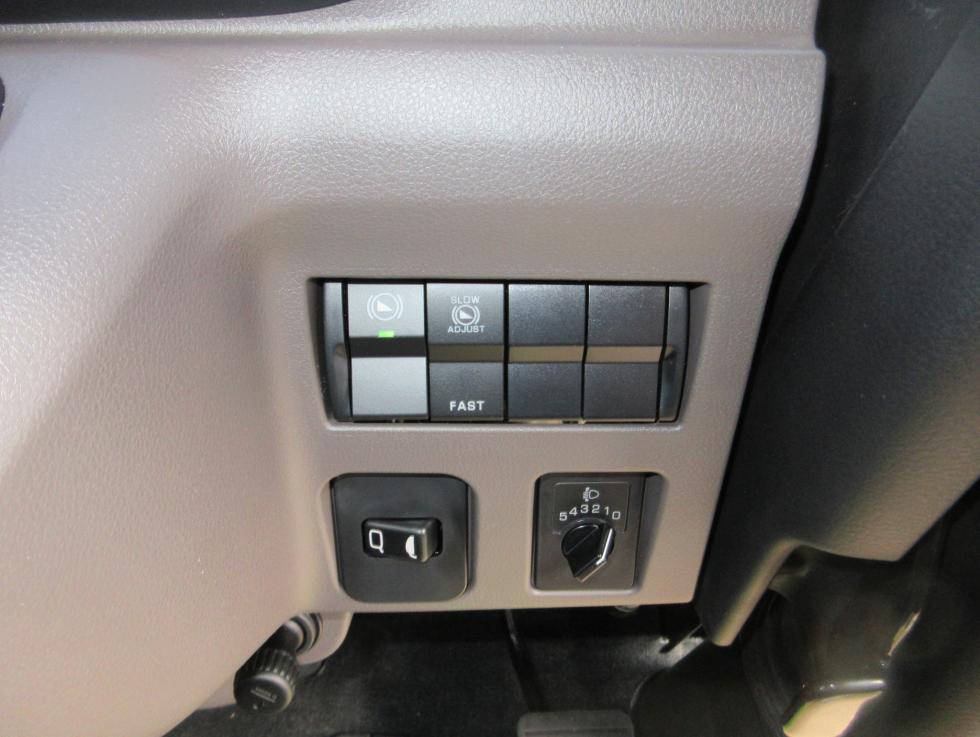 三菱 ウィング 小型  2PGーFEB90 14枚目