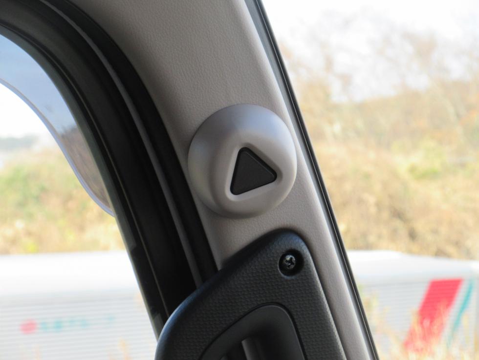 三菱 ウィング 小型  2PGーFEB90 16枚目