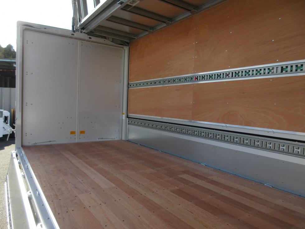 三菱 ウィング 小型  2PGーFEB90 24枚目