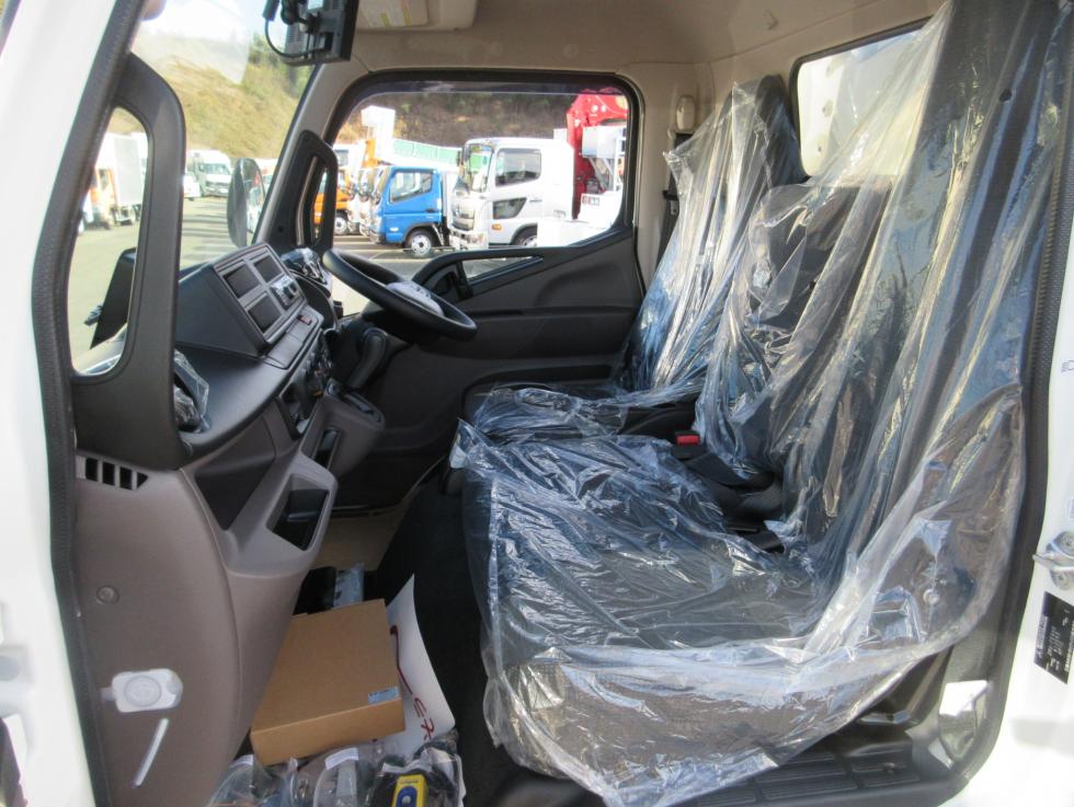 三菱 バン 小型  2RGーFEAV0 19枚目