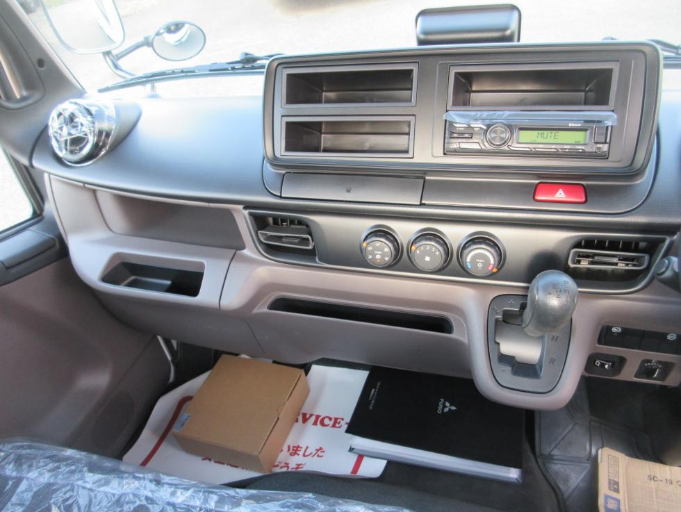 三菱 平ボデー・Wキャブ・シャーシ 小型  2RGーFBAV0 12枚目