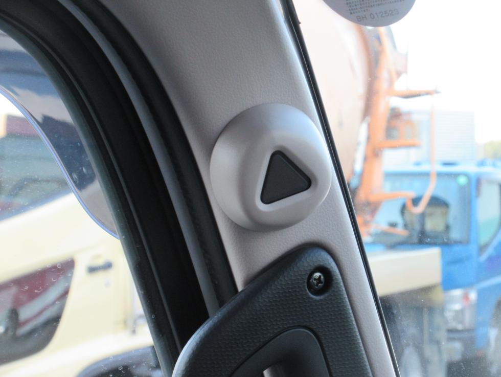 三菱 平ボデー・Wキャブ・シャーシ 小型  2RGーFBAV0 16枚目