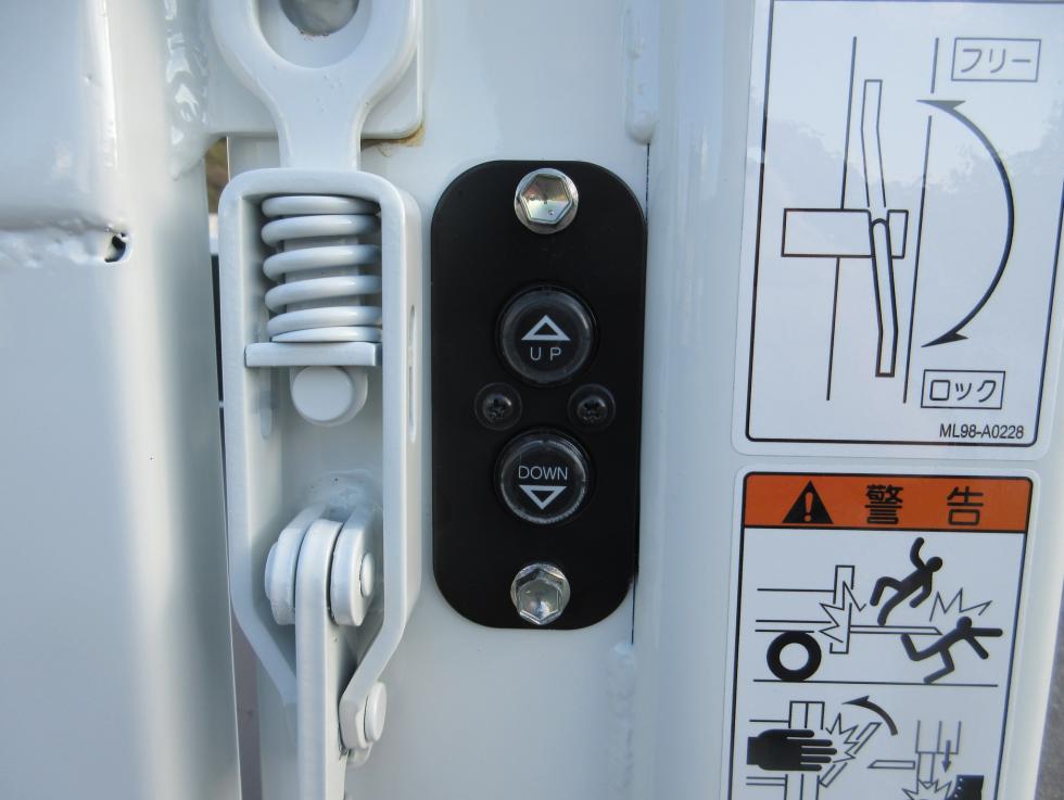 三菱 平ボデー・Wキャブ・シャーシ 小型  2RGーFBAV0 27枚目