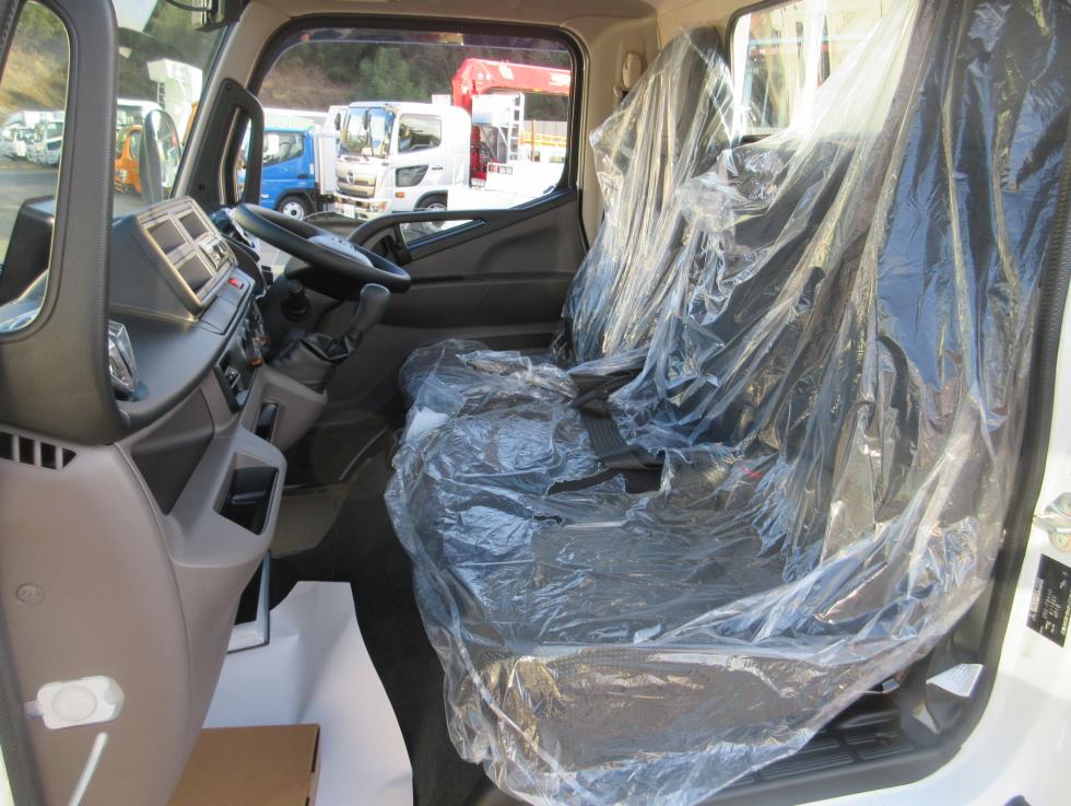 三菱 平ボデー・Wキャブ・シャーシ 小型  2RGーFBAV0 20枚目