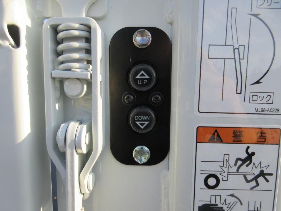 三菱 平ボデー・Wキャブ・シャーシ 小型  2RGーFBAV0 28枚目