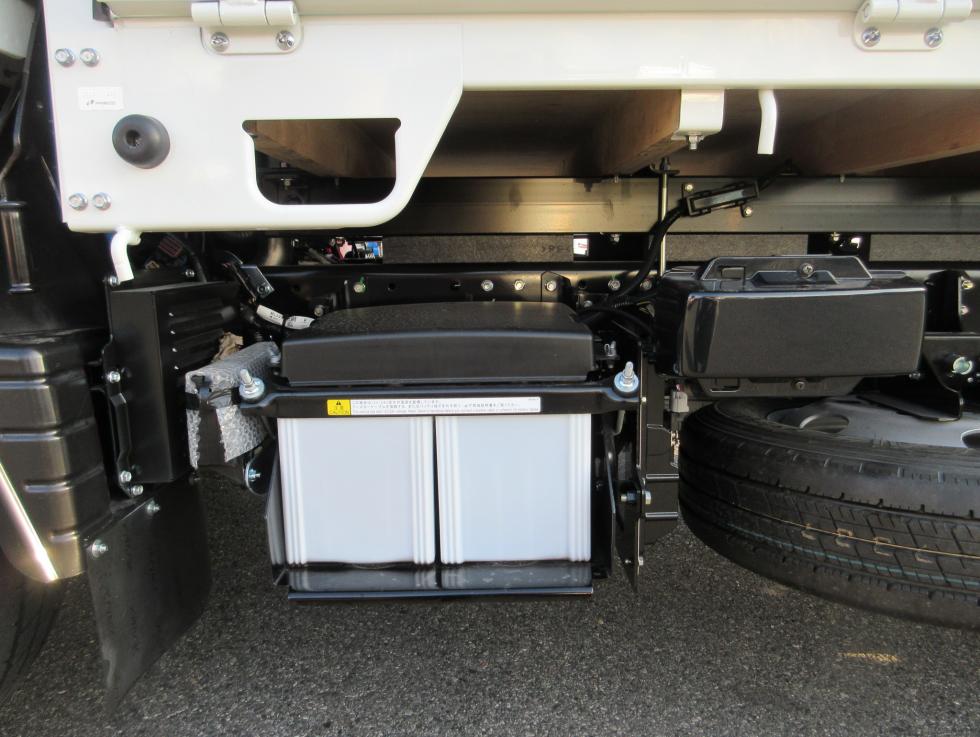 三菱 平ボデー・Wキャブ・シャーシ 小型  2RGーFBAV0 38枚目