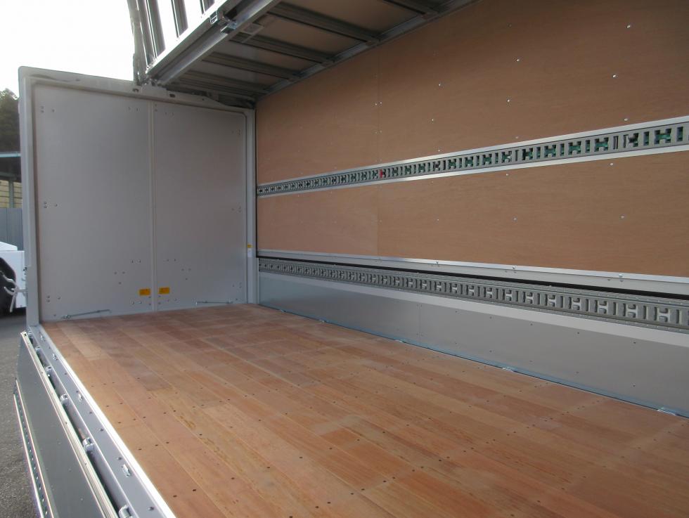 三菱 ウィング 小型  2PGーFEB80 27枚目