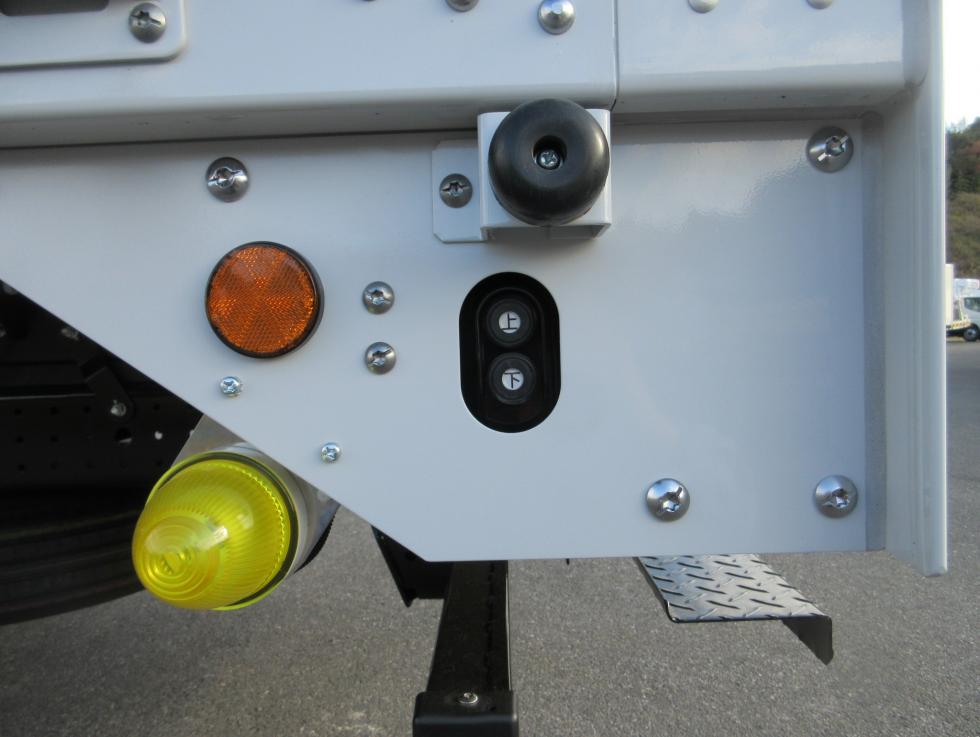 三菱 ウィング 小型  2PGーFEB80 32枚目