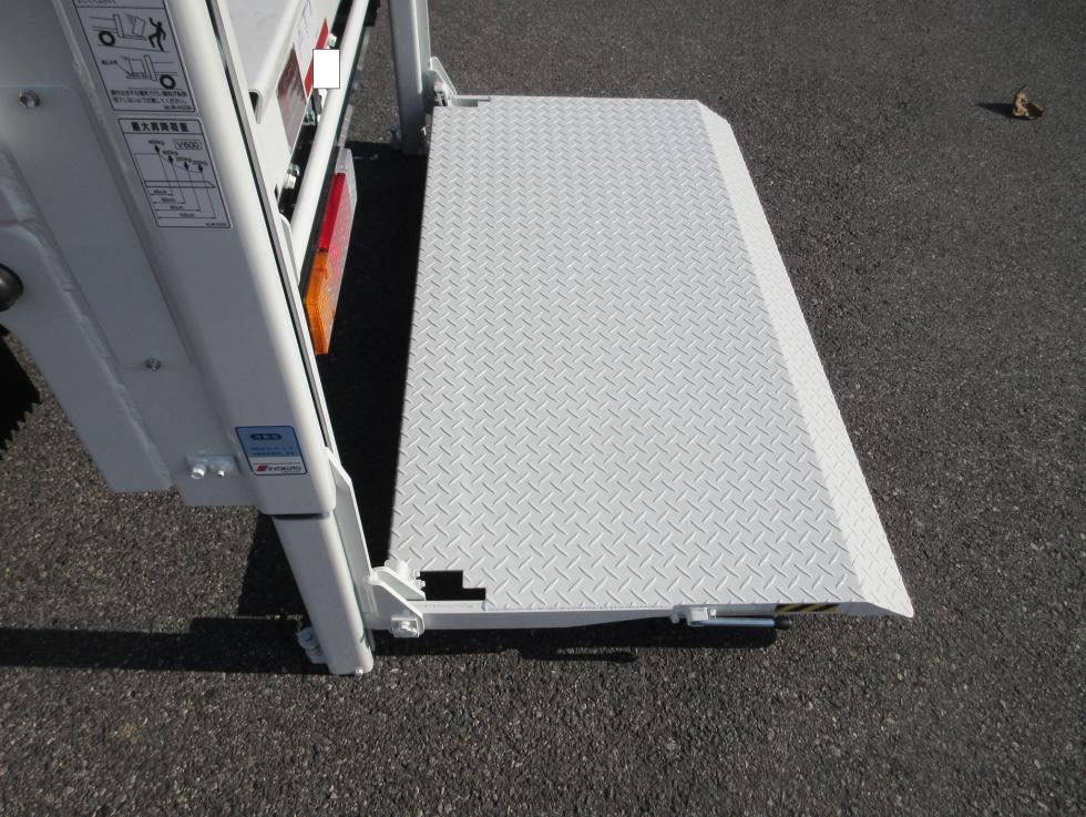 三菱 平ボデー・Wキャブ・シャーシ 小型  2RGーFBAV0 27枚目