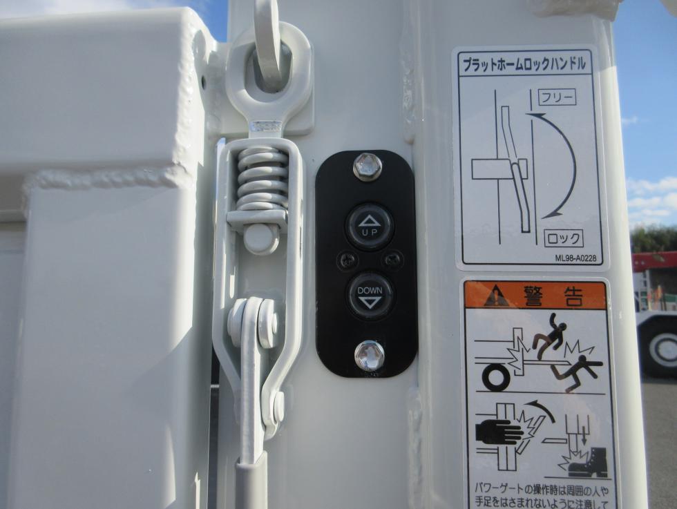 三菱 平ボデー・Wキャブ・シャーシ 小型  2RGーFBAV0 29枚目