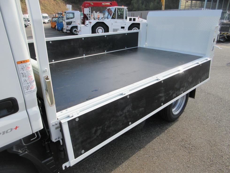 三菱 平ボデー・Wキャブ・シャーシ 小型  2RGーFBAV0 33枚目