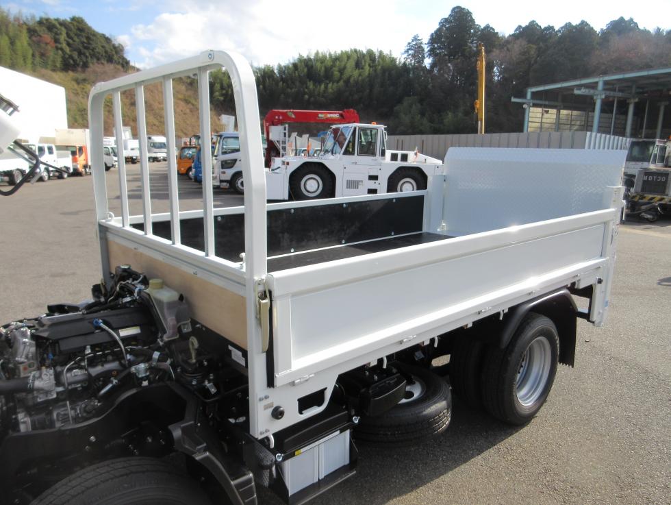 三菱 平ボデー・Wキャブ・シャーシ 小型  2RGーFBAV0 45枚目