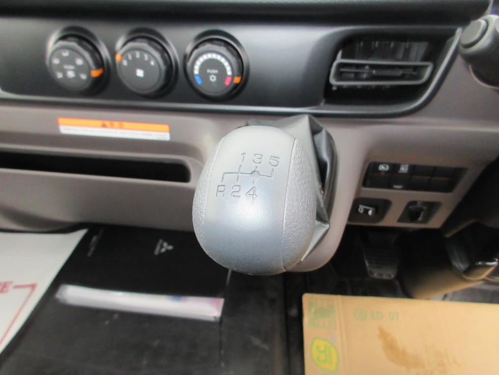 三菱 平ボデー・Wキャブ・シャーシ 小型  2PGーFEB90 14枚目