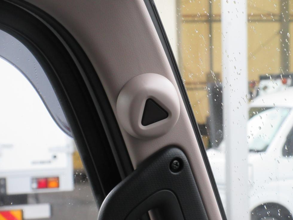 三菱 平ボデー・Wキャブ・シャーシ 小型  2PGーFEB90 17枚目