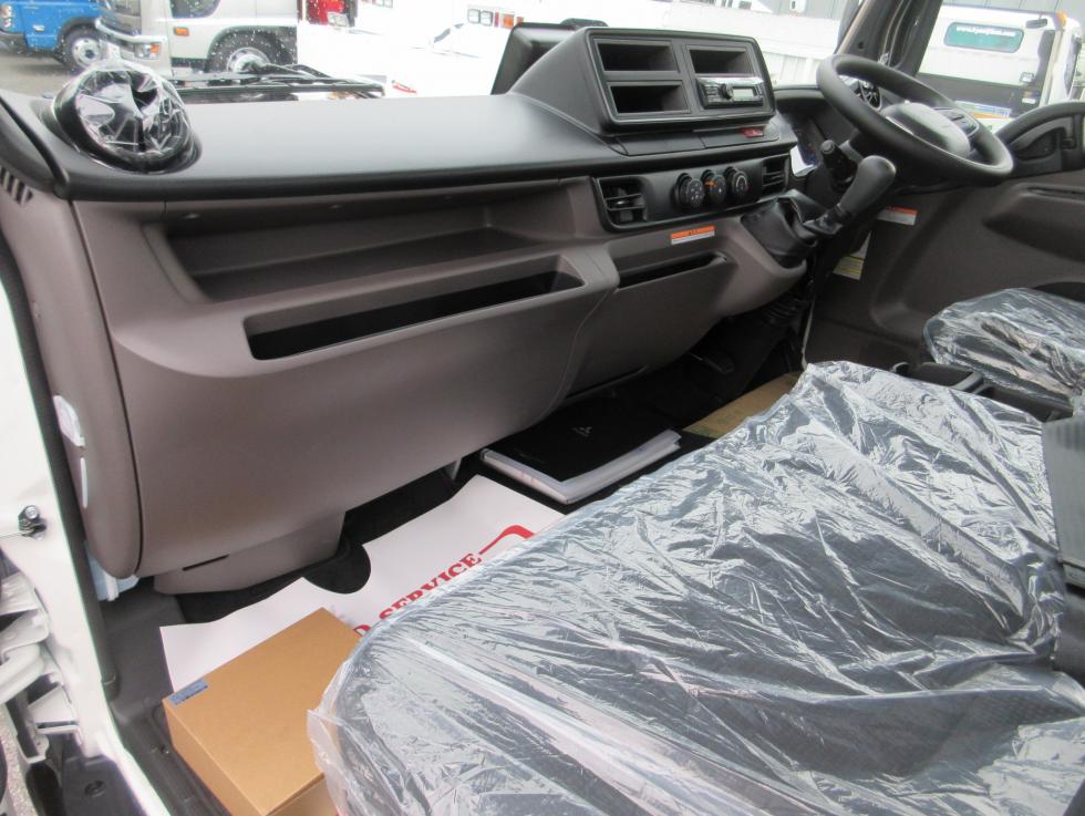 三菱 平ボデー・Wキャブ・シャーシ 小型  2PGーFEB90 21枚目