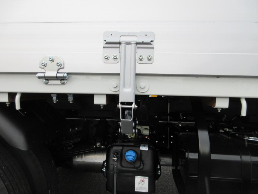 三菱 平ボデー・Wキャブ・シャーシ 小型  2PGーFEB90 35枚目