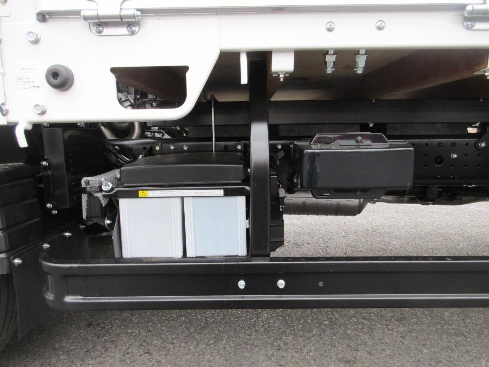 三菱 平ボデー・Wキャブ・シャーシ 小型  2PGーFEB90 38枚目