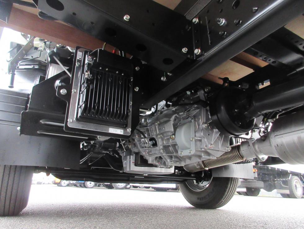 三菱 平ボデー・Wキャブ・シャーシ 小型  2PGーFEB90 42枚目