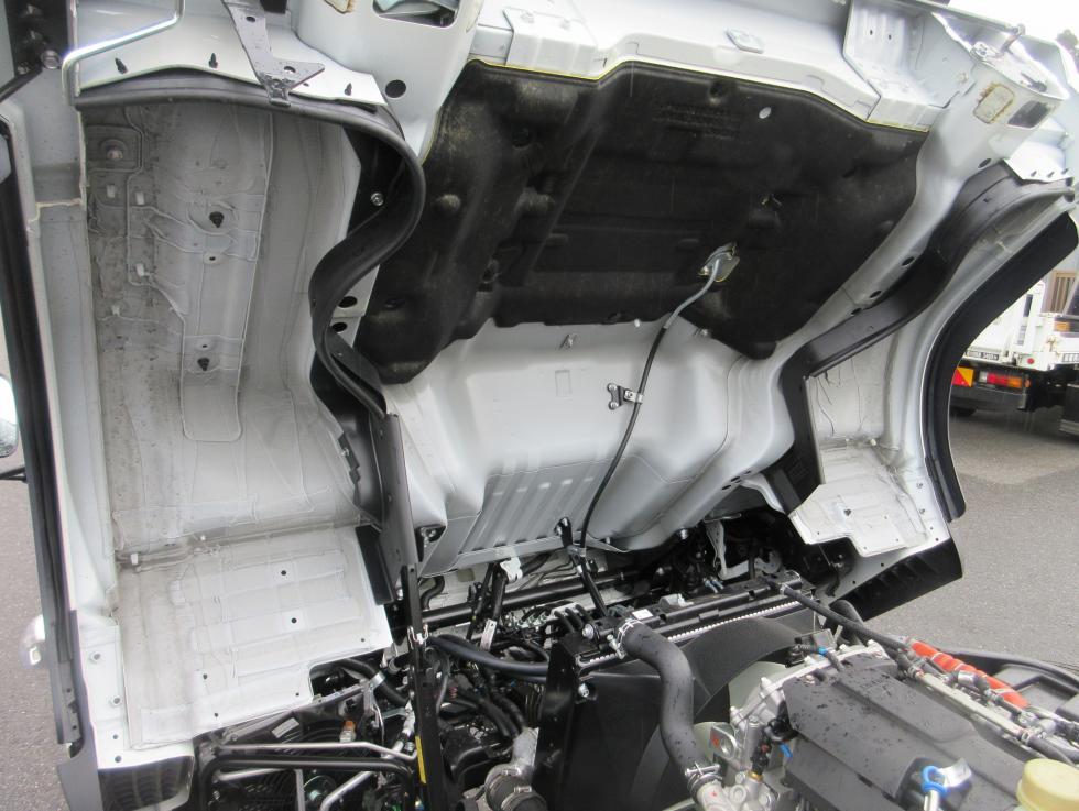 三菱 平ボデー・Wキャブ・シャーシ 小型  2PGーFEB90 49枚目