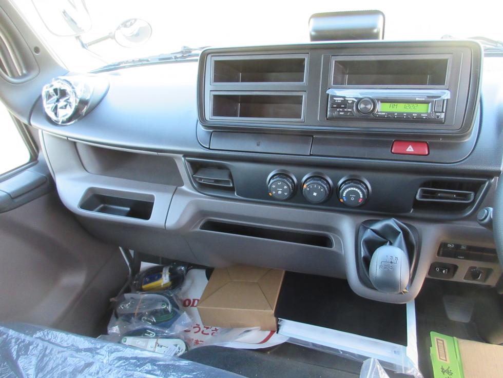 三菱 バン 小型  2RGーFEAV0 12枚目