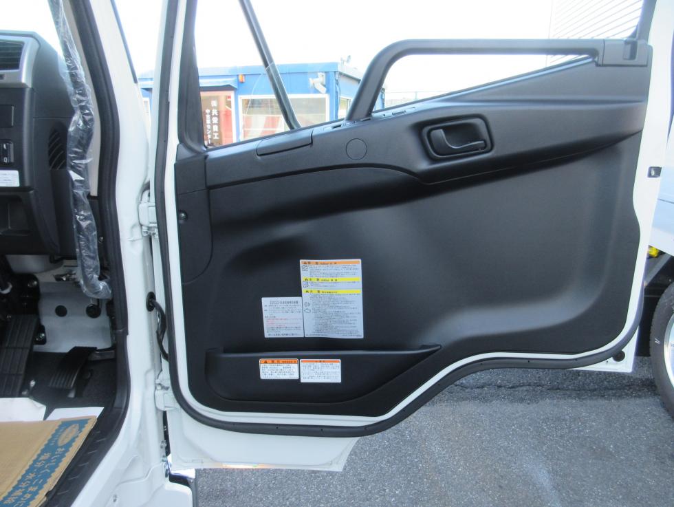 三菱 平ボデー・Wキャブ・シャーシ 中型  2KGーFK65F 8枚目