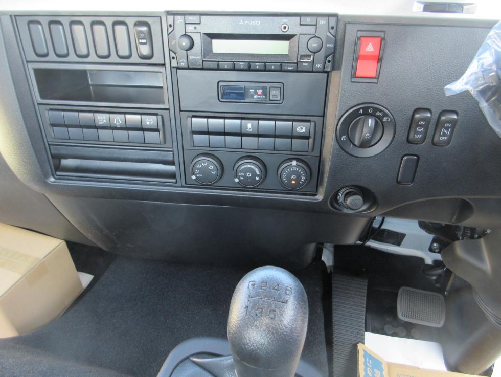 三菱 平ボデー・Wキャブ・シャーシ 中型  2KGーFK65F 14枚目