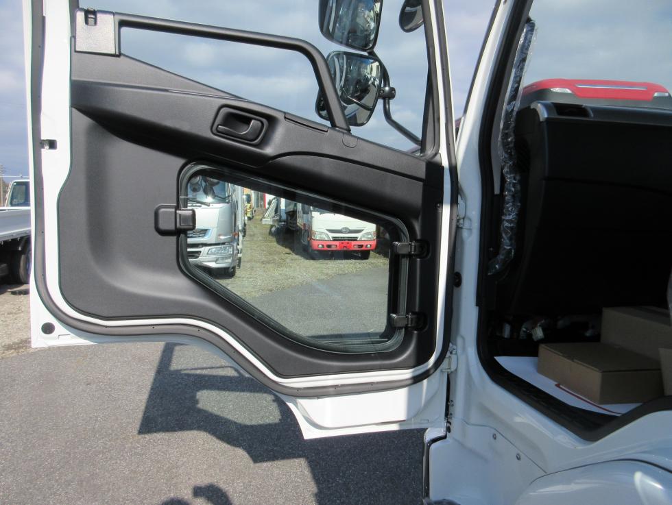 三菱 平ボデー・Wキャブ・シャーシ 中型  2KGーFK65F 20枚目