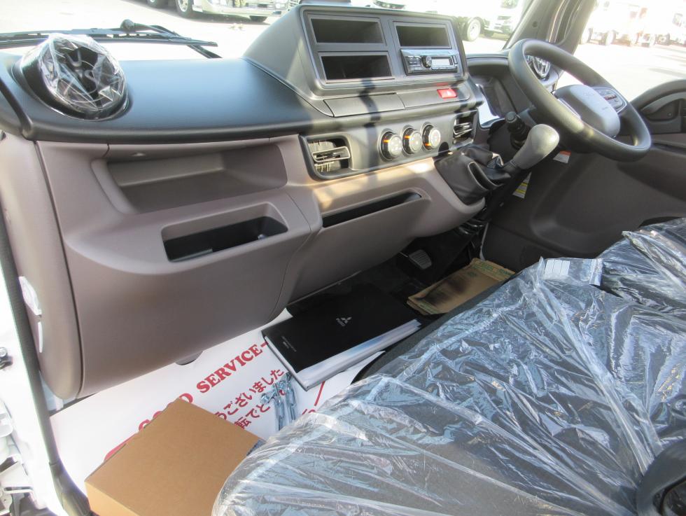 三菱 平ボデー・Wキャブ・シャーシ 小型  2RGーFBAV0 21枚目