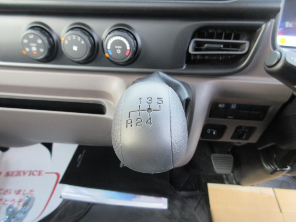 三菱 平ボデー・Wキャブ・シャーシ 小型  2RGーFBAV0 14枚目