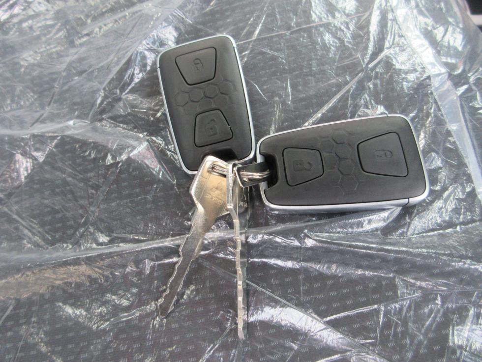 三菱 平ボデー・Wキャブ・シャーシ 小型  2RGーFBAV0 19枚目