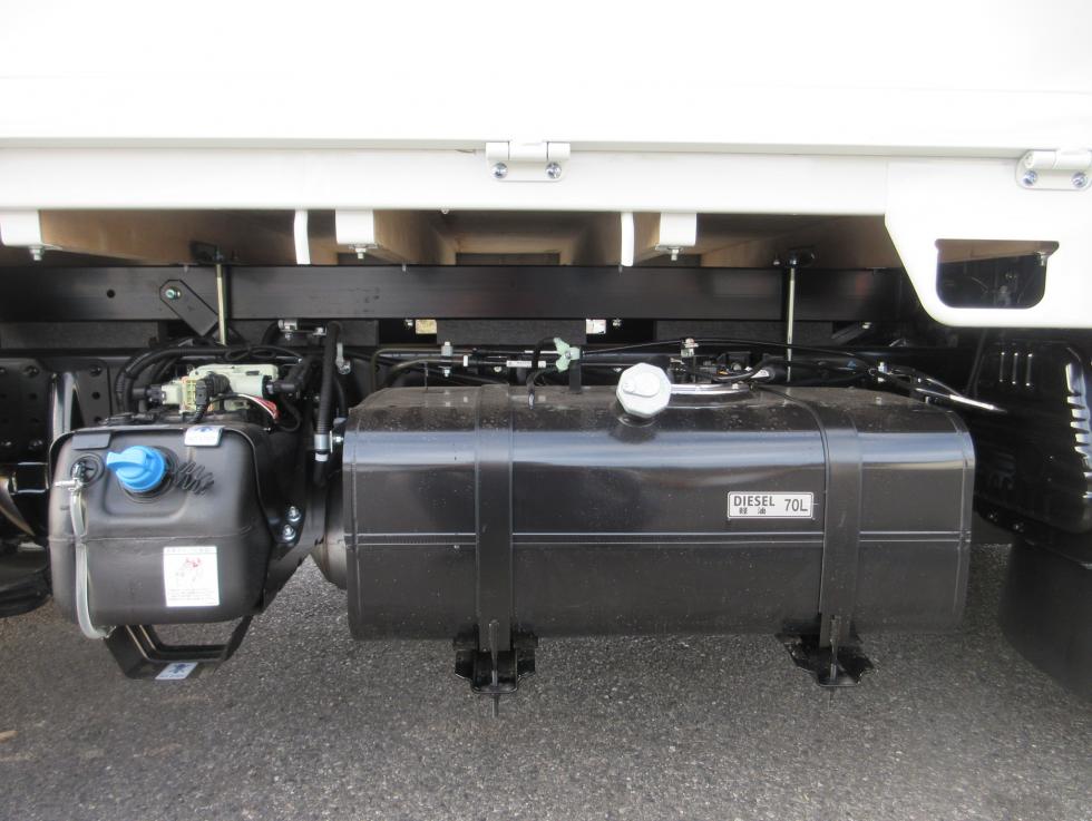 三菱 平ボデー・Wキャブ・シャーシ 小型  2RGーFBAV0 33枚目