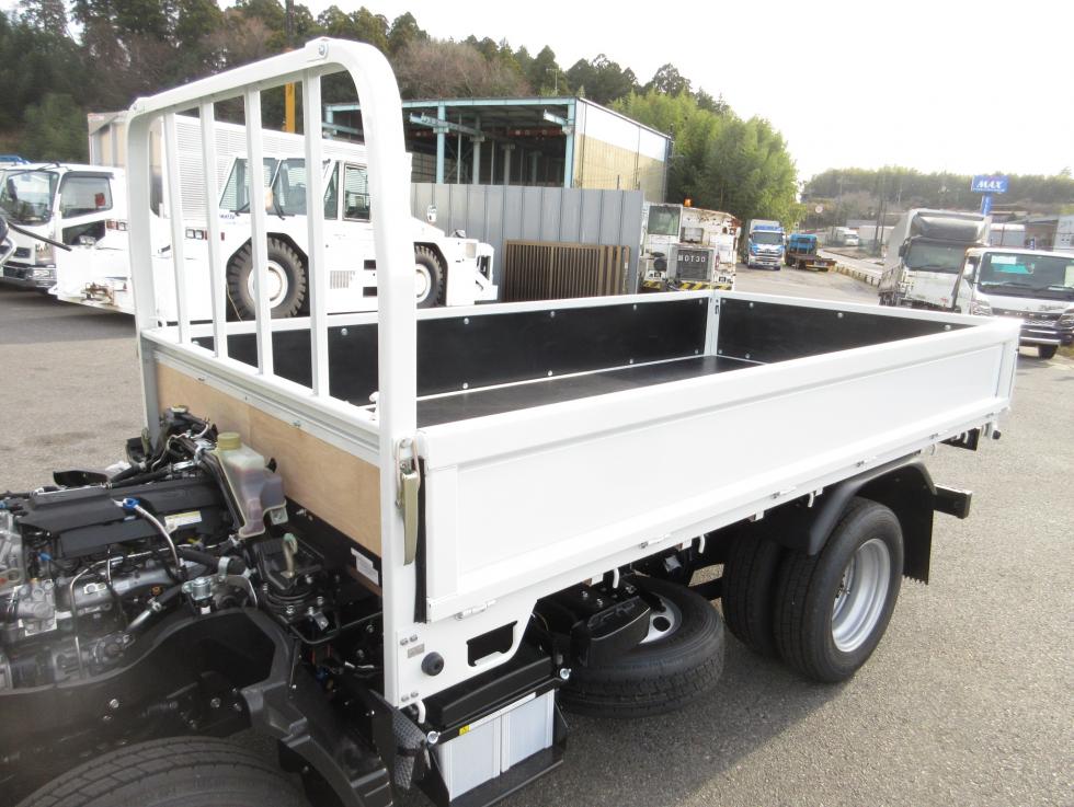 三菱 平ボデー・Wキャブ・シャーシ 小型  2RGーFBAV0 44枚目