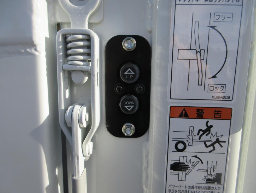 三菱 平ボデー・Wキャブ・シャーシ 小型  2RGーFBAV0 27枚目