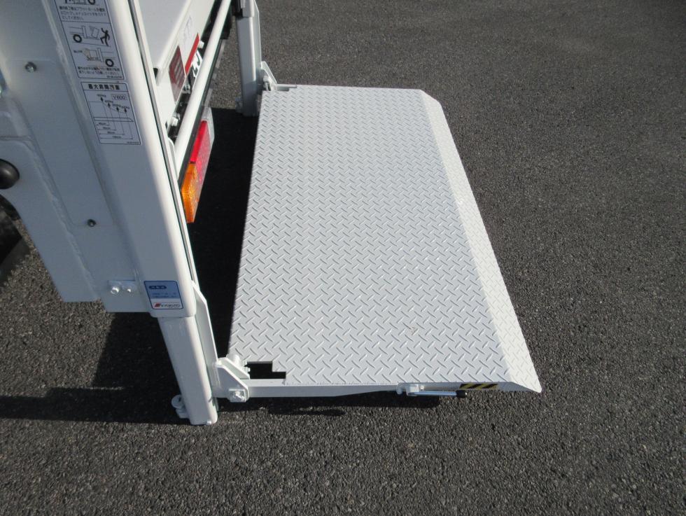 三菱 平ボデー・Wキャブ・シャーシ 小型  2RGーFBAV0 26枚目