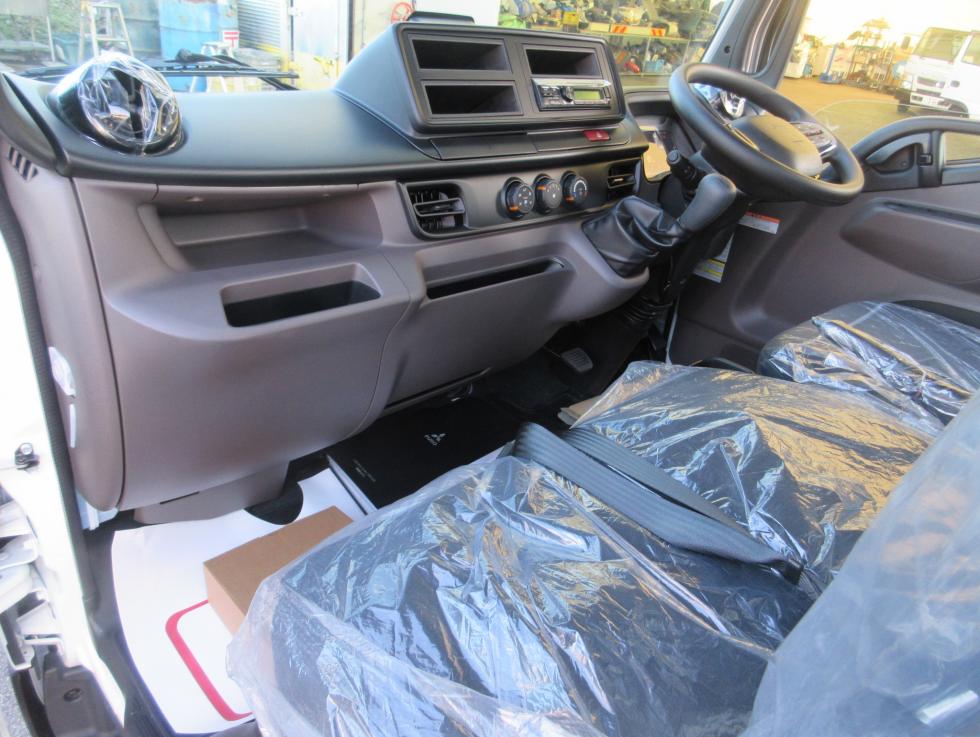 三菱 平ボデー・Wキャブ・シャーシ 小型  2RGーFBAV0 21枚目